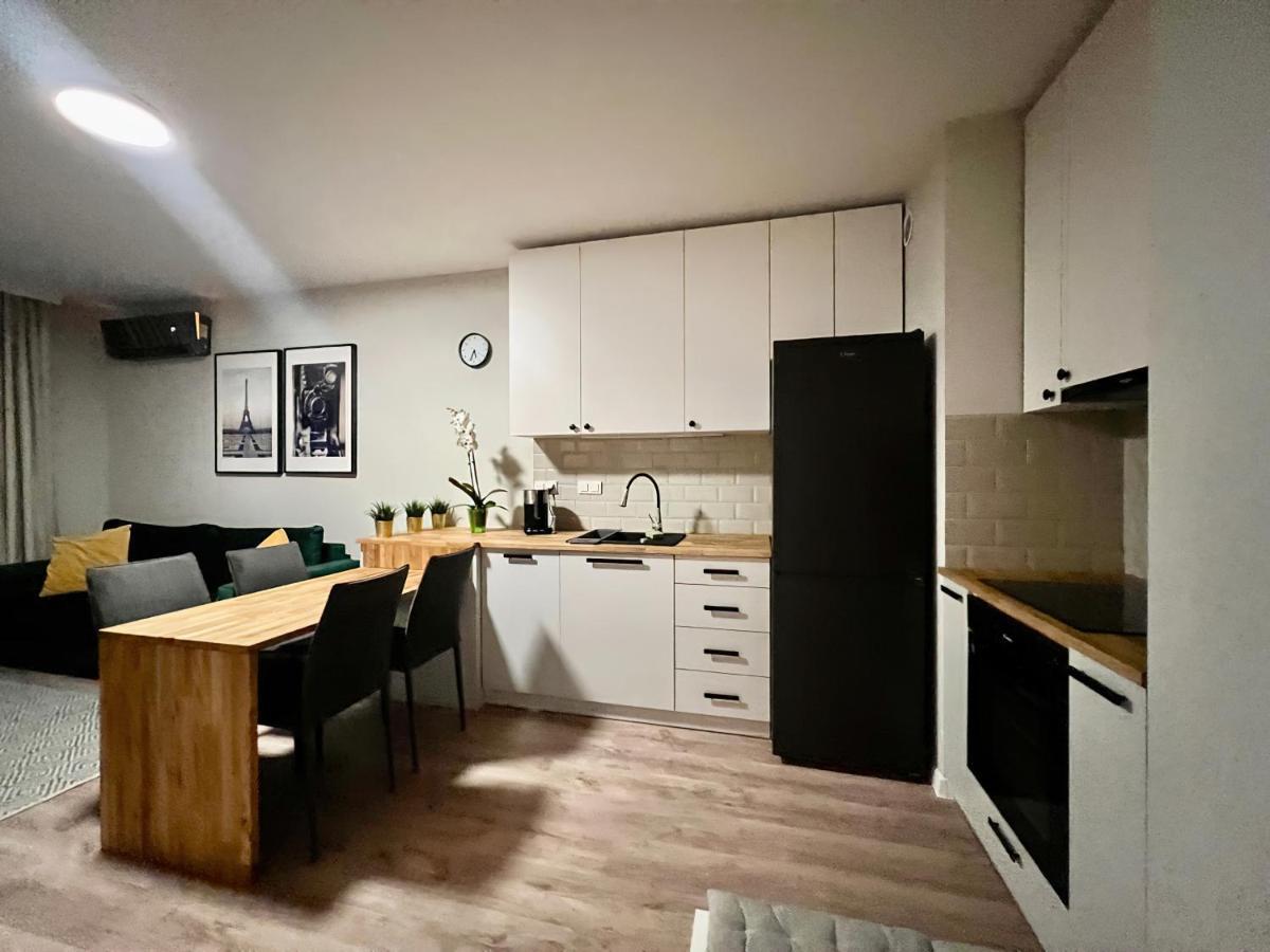 Milionowa 8 - Komfortowe Studio Z Garazem I Klimatyzacja Łódź Kültér fotó